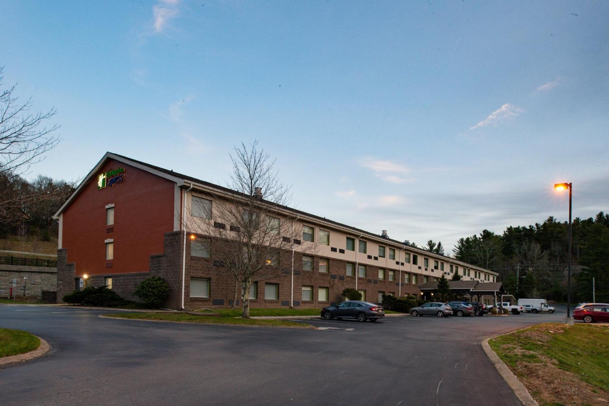 Holiday Inn Express Blowing Rock South By Ihg מראה חיצוני תמונה